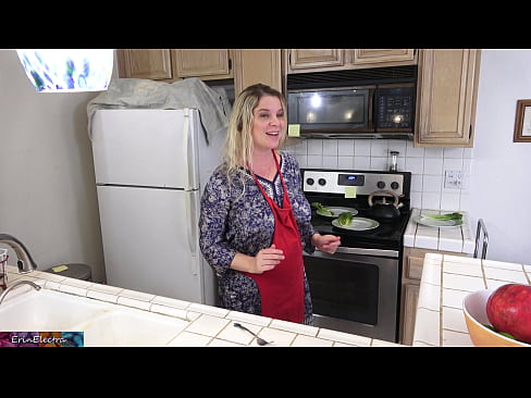 ❤️ A madrasta a ordenhá-lo na cozinha antes do seu encontro ❤❌ Porno em pt.vbdsm.ru