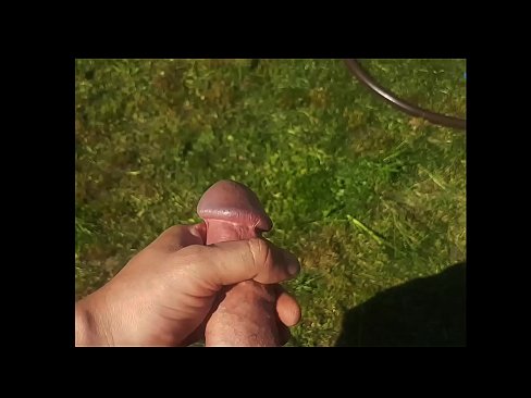 ❤️ A boazona fica com a rata rosa fodida e ejacula com um esguicho num jardim de Verão ❤❌ Porno em pt.vbdsm.ru